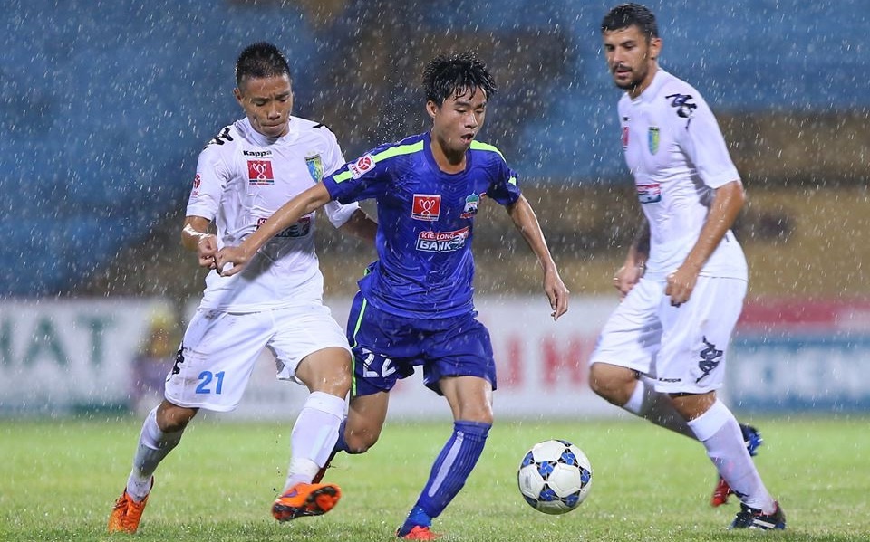 HAGL that thu truoc HN T&T trong con mua nang hat hinh anh