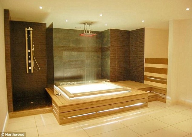 Biet thu De Gea thue o Manchester duoc rao ban hinh anh