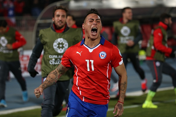 Ha Peru 2-1, Chile lan dau vao chung ket sau 28 nam hinh anh