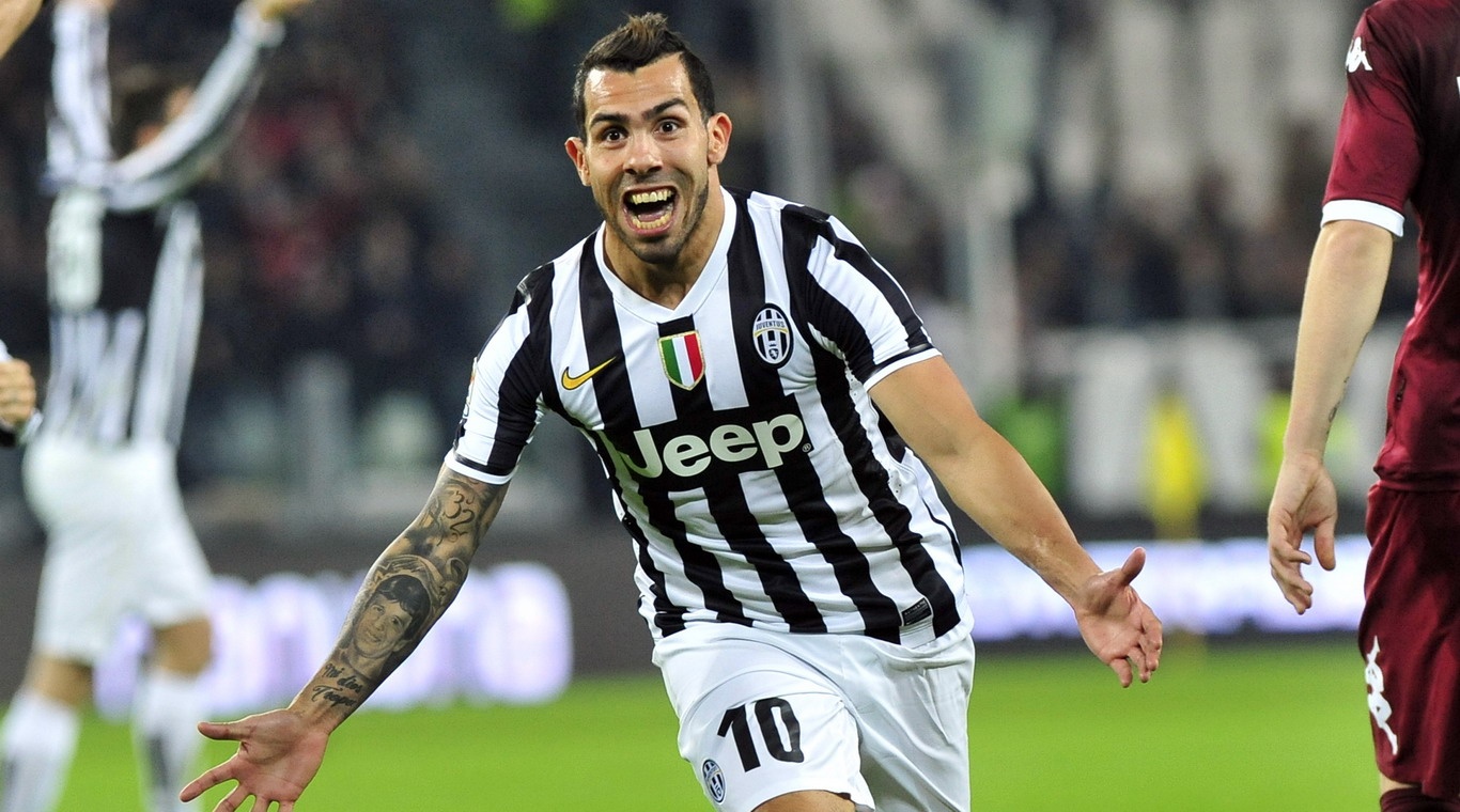 Man trinh dien cua Carlos Tevez trong mau ao Juventus hinh anh