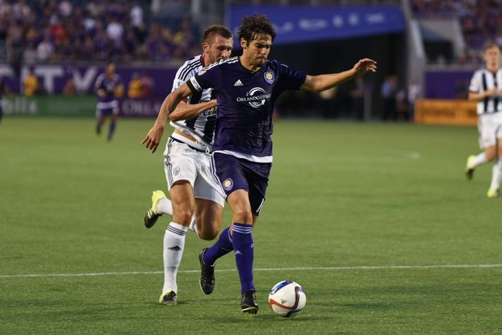 Kaka solo an tuong trong tran gap West Brom hinh anh