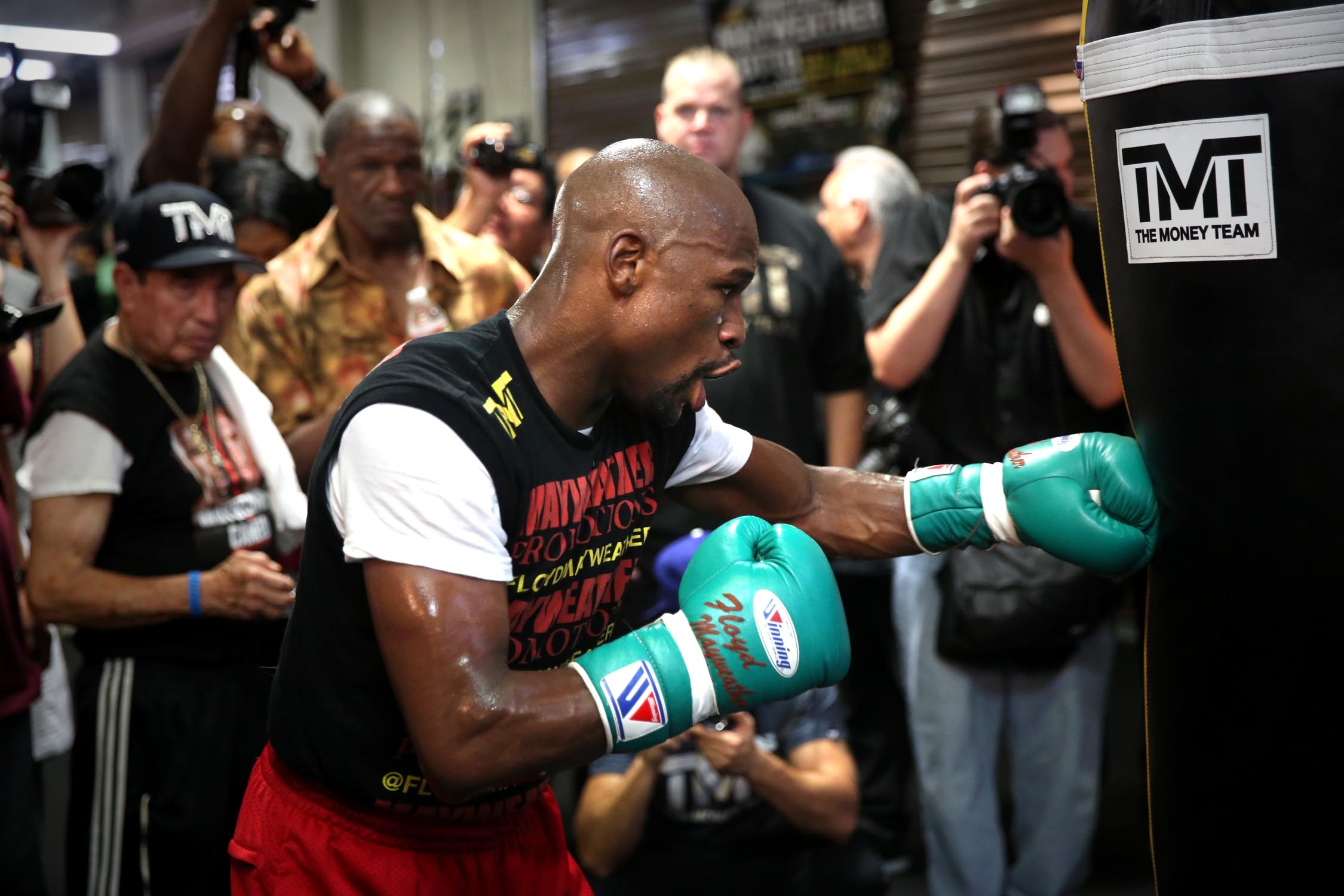 Floyd Mayweather tap luyen chuan bi cho tran dau vao thang 9 hinh anh