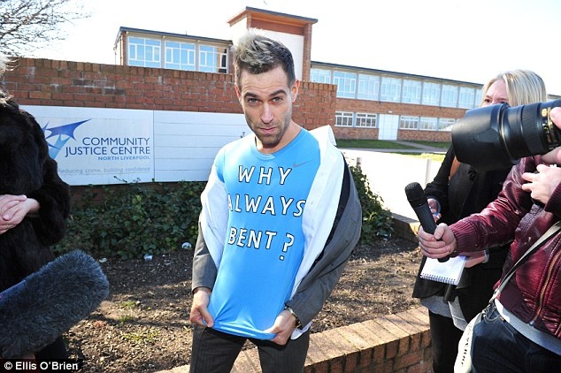 Nhung vu pha roi noi tieng cua dien vien hai Simon Brodkin hinh anh