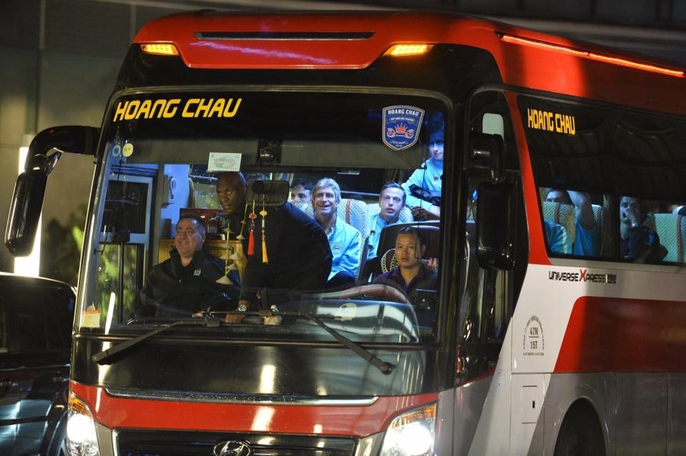 Nguoi ham mo Viet Nam don Man City tai khach san hinh anh