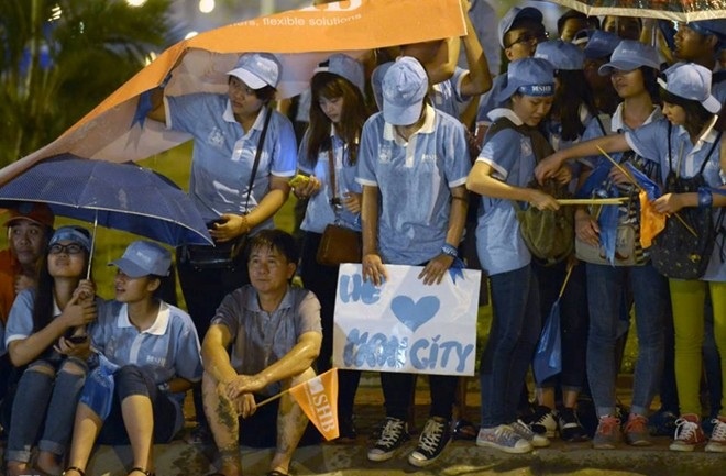 Nguoi ham mo doi mua cho Man City hinh anh