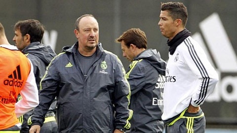 HLV Benitez khong ban tam khi Ronaldo noi gian hinh anh