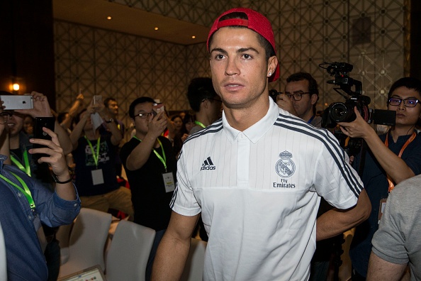 Van Gaal: ‘M.U se mua sieu sao, nhung khong phai Ronaldo’ hinh anh