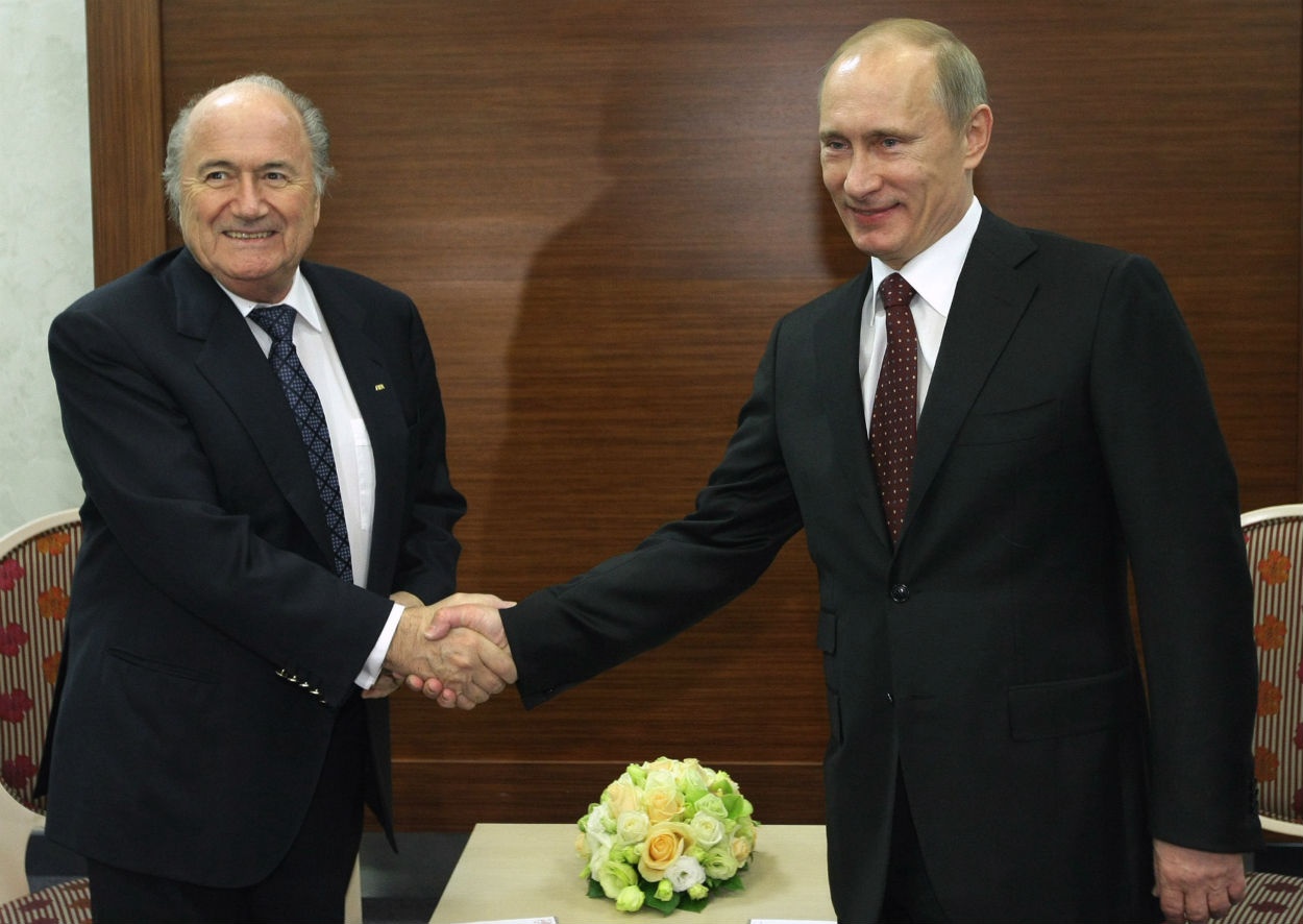 Tong thong Putin: ‘Blatter xung dang doat giai Nobel’ hinh anh