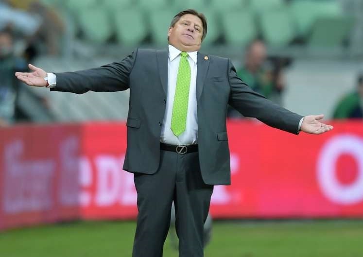 10 huan luyen vien bi sa thai vi nhung chuyen khong dang co hinh anh