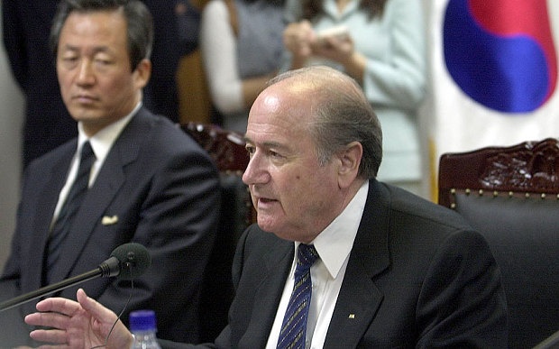 Ung vien Chu tich FIFA vi Blatter la loai thu an thit nguoi hinh anh