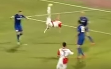 Tai nang tre Serbia tai hien cu moc bong an tuong cua Rooney hinh anh