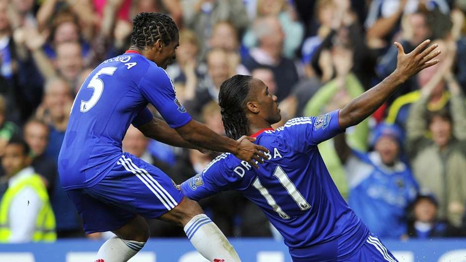 Có 7 cầu thủ lập hat-trick ở vòng đầu tiên Premier League gồm Mick Quinn (1993), Matt Le Tissier (1995), Kevin Campbell (1996), Fabrizio Ravanelli (1996), Dion Dublin (1997), Gabby Agbonlahor (2008) và Didier Drogba (2010).