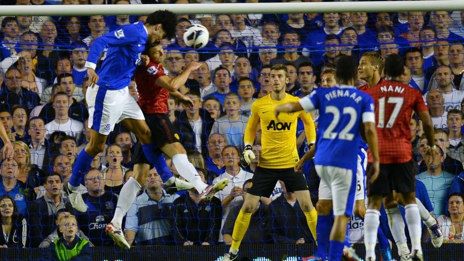 Manchester United là đội duy nhất để thua trong các trận khai màn nhưng lại vô địch vào cuối mùa. Sự kiện này diễn ra vào các mùa 1992/93, 1995/96 và 2012/13.