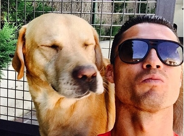 Ronaldo khoe anh tu suong cung cun cung hinh anh