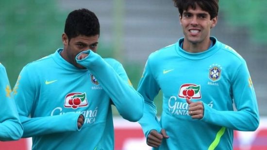 Diem tin 14/8: Kaka va Hulk tro lai doi tuyen Brazil hinh anh