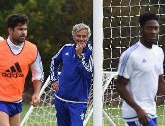 Mourinho tuoi cuoi truoc dai chien voi Man City hinh anh