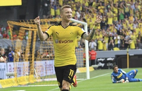 Reus giup Dortmund thang 4-0 o tran khai man Bundesliga hinh anh