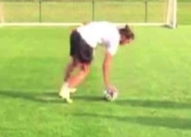 Bale sut ra ngoai khung thanh bo trong o cuoc thi hai huoc hinh anh