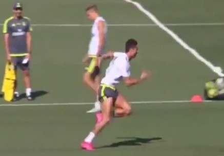 Ronaldo tap chay nuoc rut truoc ngay khai man La Liga hinh anh