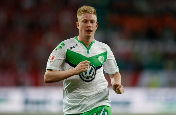 Chuyen nhuong 26/8: M.U tranh De Bruyne voi Man City hinh anh