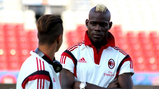 Diem tin 28/8: Balotelli bi quan nghiem ngat o Milan hinh anh