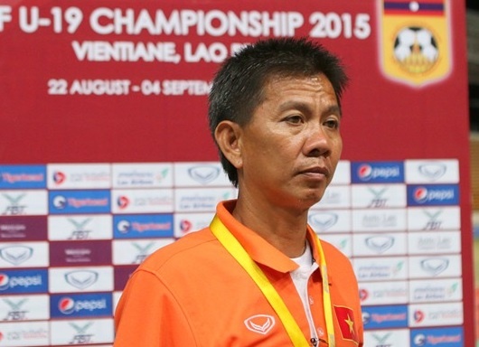 HLV U19 VN muon ngu mot giac truoc khi nghi toi Thai Lan hinh anh