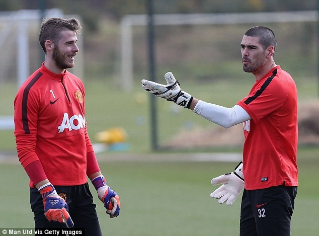 Valdes tro lai danh sach du Premier League mua nay hinh anh