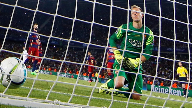 Ter Stegen de lot luoi tu khoang cach 50 m o tran gap Bilbao hinh anh
