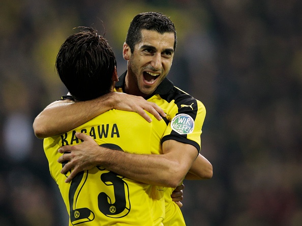 Dortmund vung ngoi dau sau tran thang Bayer Leverkusen 3-0 hinh anh