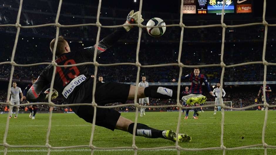 Messi da hong 11 m o tran gap Atletico nhung sut boi thanh cong hinh anh