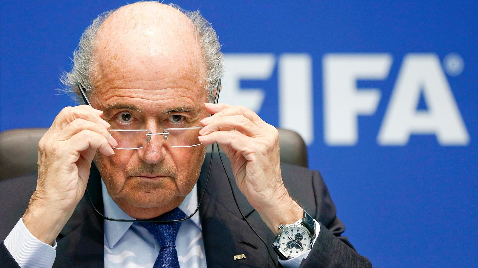Sepp Blatter: ‘Toi chang lam gi sai’ hinh anh