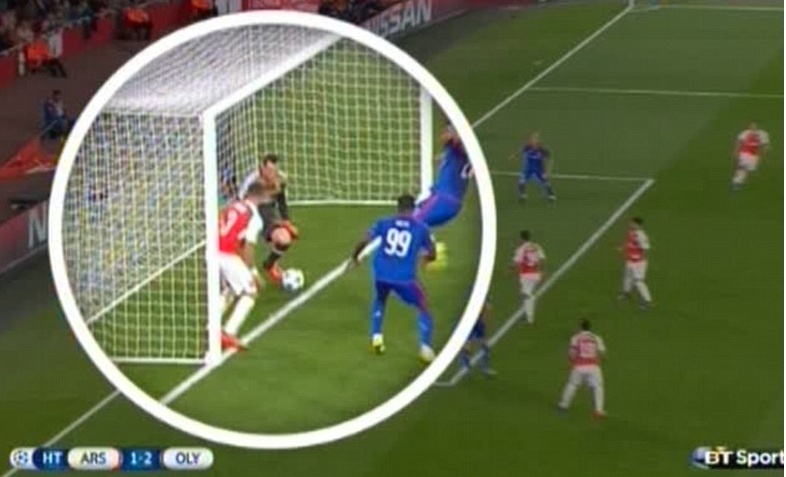 Sai lam kho tin cua Ospina khien Arsenal bai tran hinh anh