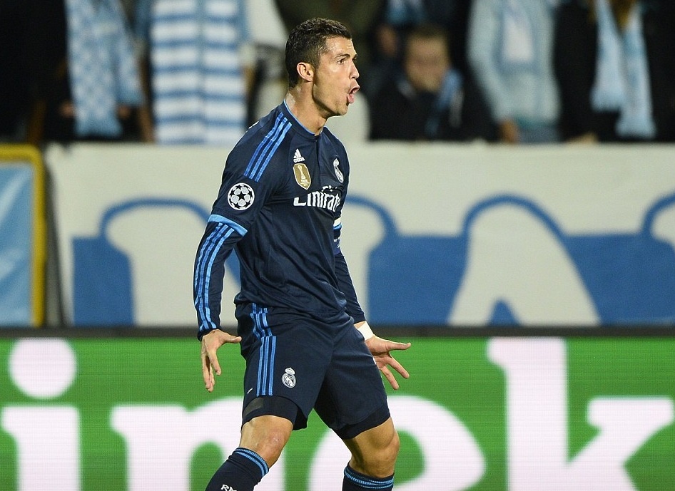 Ronaldo quan binh ky luc cua Raul, vuot moc 500 ban thang hinh anh