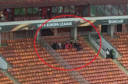 12 fan vuot hon 3.000 km de co vu doi nha tai Europa League hinh anh