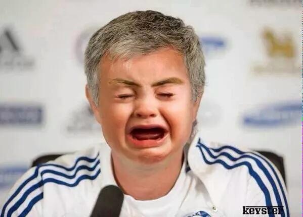 Anh vui Mourinho than khoc ve quyet dinh cua trong tai hinh anh