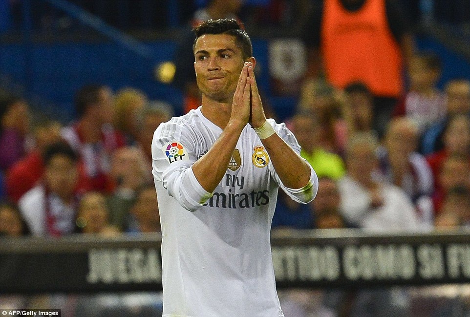 Ronaldo choi mo nhat, Real bi kim chan o derby Madrid hinh anh