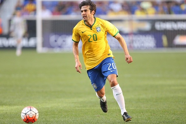 Kaka va Alves duoc goi bo sung vao doi tuyen Brazil hinh anh