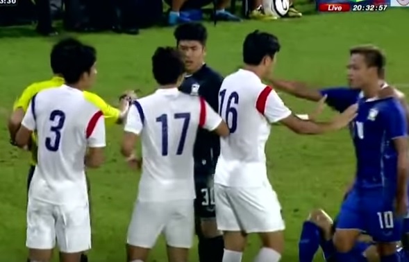 U19 Han Quoc lien tuc danh nguoi trong tran gap Thai Lan hinh anh