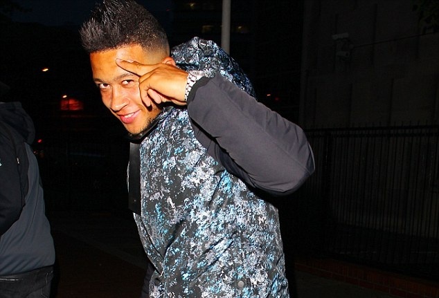 Ryan Giggs canh bao loi song cua Memphis Depay hinh anh