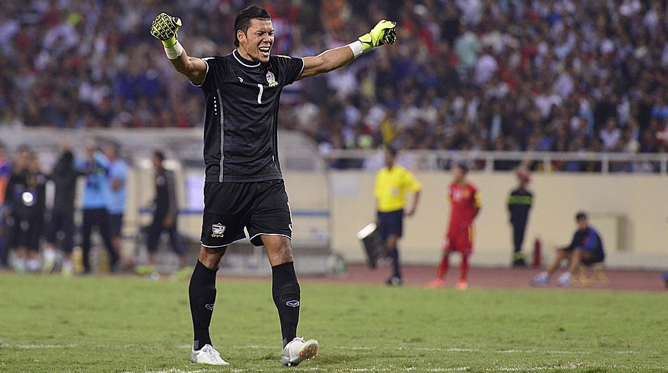 Thai Lan vung ngoi dau sau tran thang Viet Nam 3-0 hinh anh