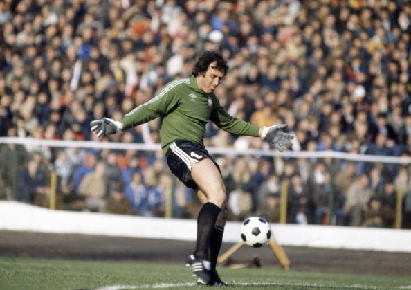 Tong hop tran dau: Anh 1-1 Ba Lan (Vong loai World Cup 1974) hinh anh