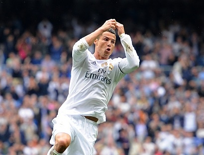 Ronaldo lap ky luc trong chien thang 3-0 cua Real hinh anh