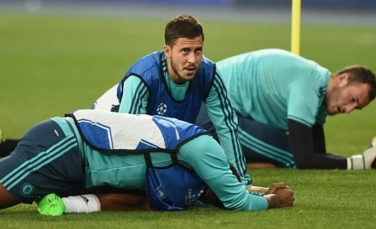 Hazard khong chac da chinh trong tran gap Dinamo Kiev hinh anh