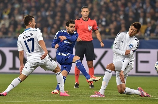 Thi dau be tac, Chelsea bi Dinamo Kiev cam hoa 0-0 hinh anh