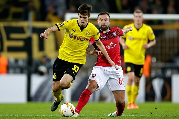 Dortmund vao vong 1/16 Europa League sau chien thang 4-0 hinh anh