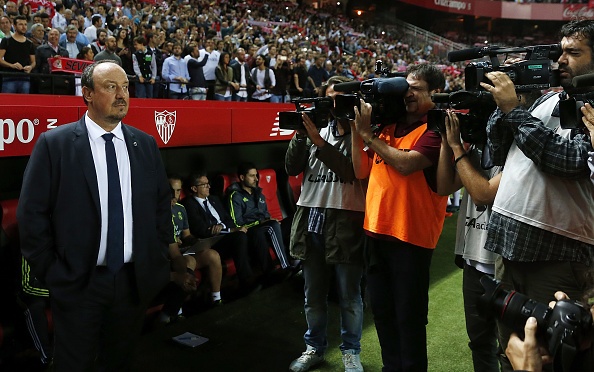 Benitez do loi cho hoc tro sau tran thua Sevilla hinh anh