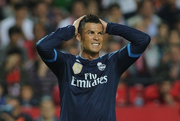 Ronaldo im tieng, Real thua tran dau tien duoi thoi Benitez hinh anh