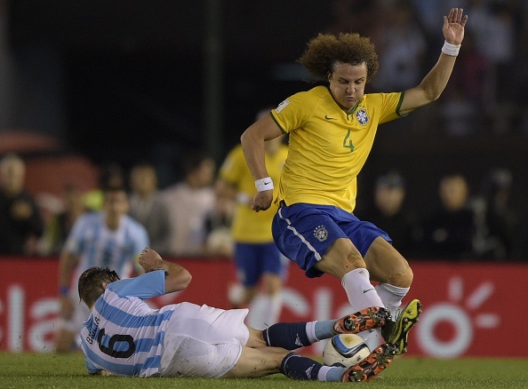 Hoa Brazil 1-1, Argentina roi xuong vi tri thu 8 hinh anh