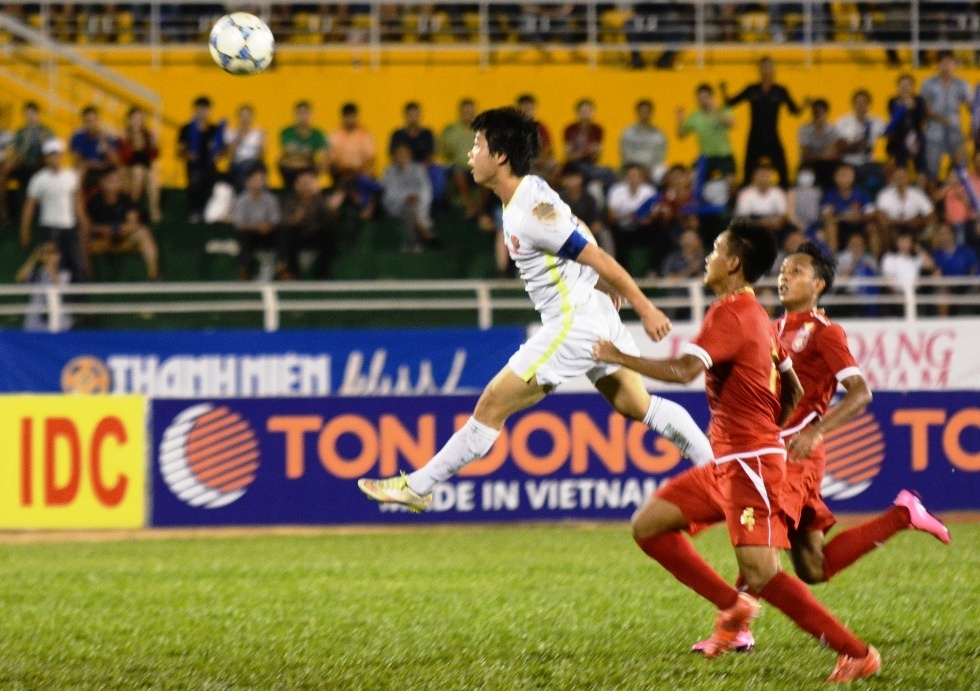 Danh bai Myanmar 4-3, HAGL gap U21 Viet Nam o ban ket hinh anh