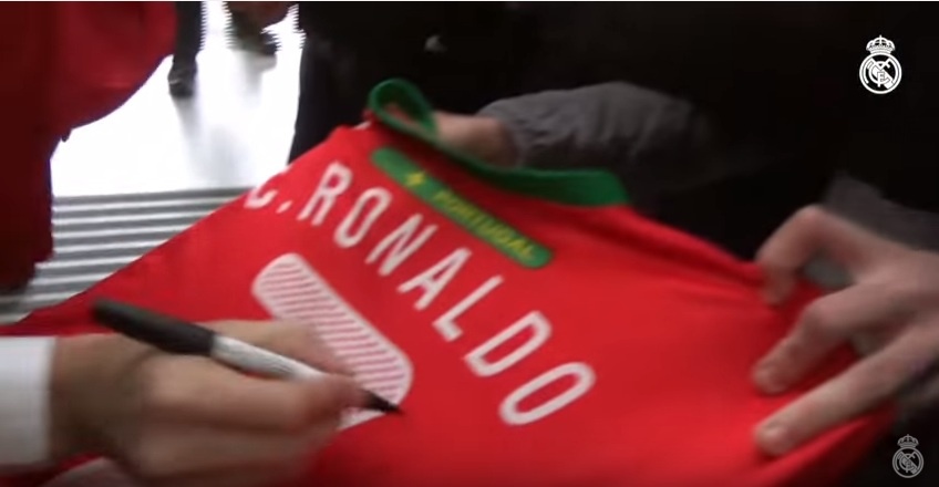 Cau thu Real moi tay ky tang nguoi ham mo tai Ukraine hinh anh